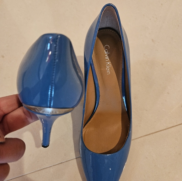 Pumps!! - Picture 3 of 3